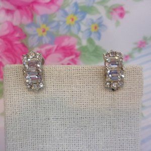 BOGOFF Emerald Rhinestone Screw Back Earrings 1940s-60s Era